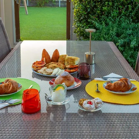 Villa Sambucia - Sicilian Charm, Entirely Private Syracuse