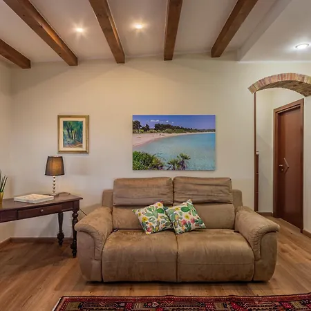 Sambucia - Sicilian Charm, Entirely Private Villa Syracuse